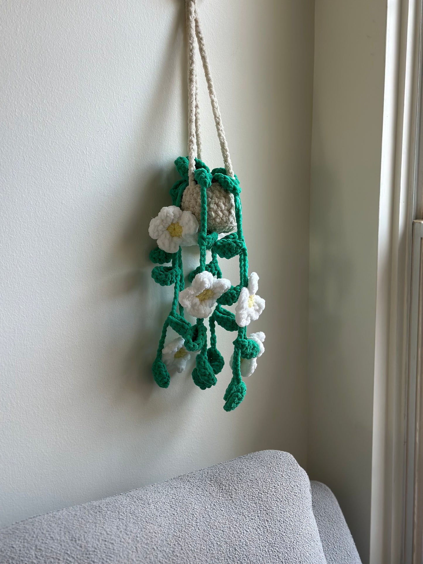 Crochet daisy plant plush decor for cozy home interior