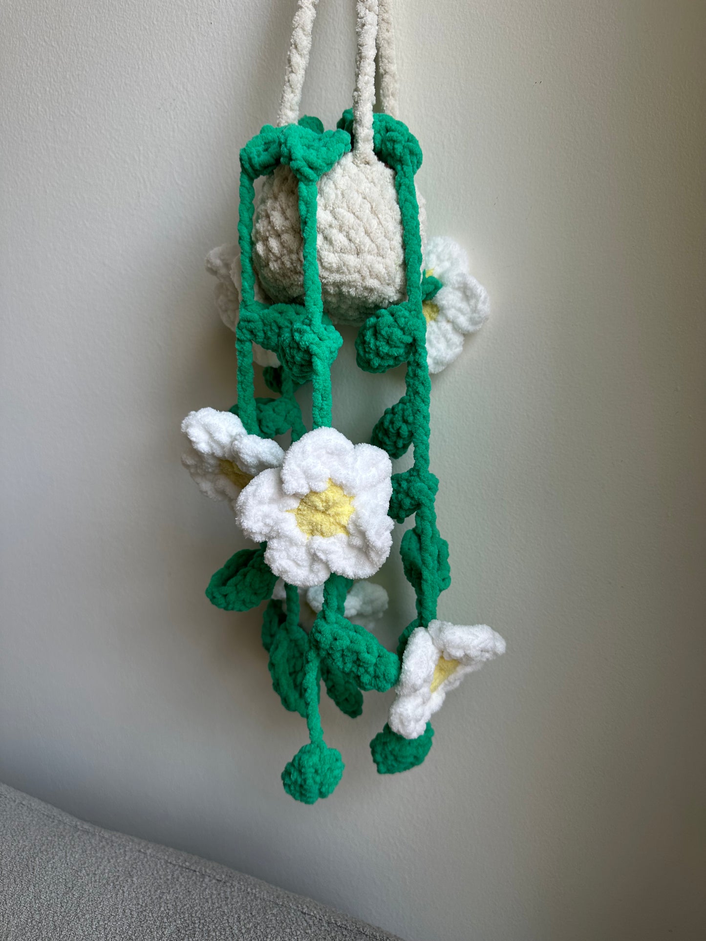 Handmade crochet Daisy Flowers plant with soft yarn and fiberfill