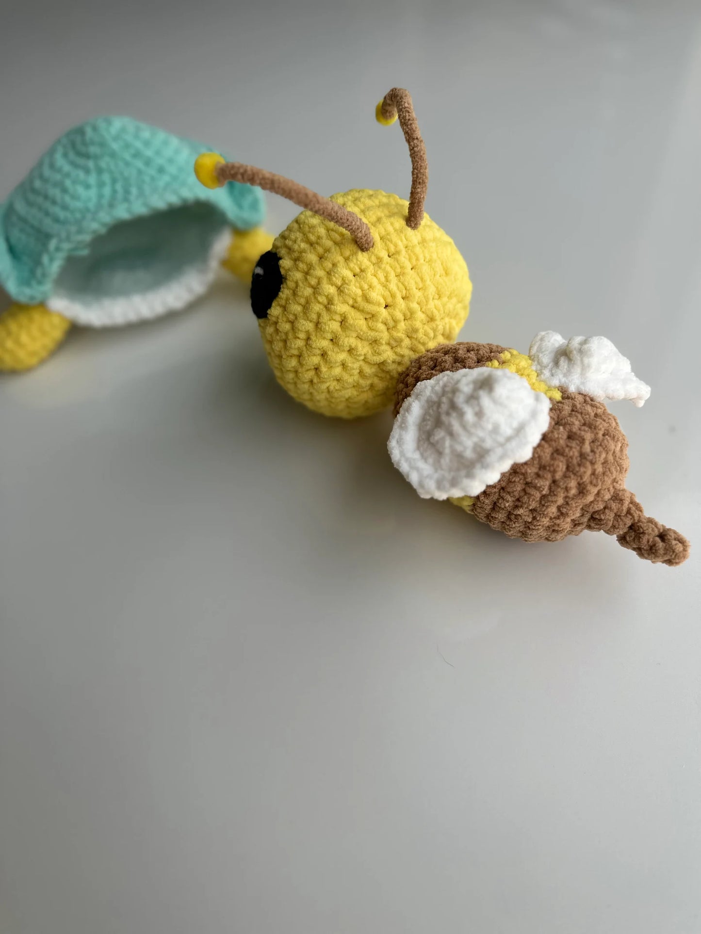 2-in-1 Turtle & Bee Toy