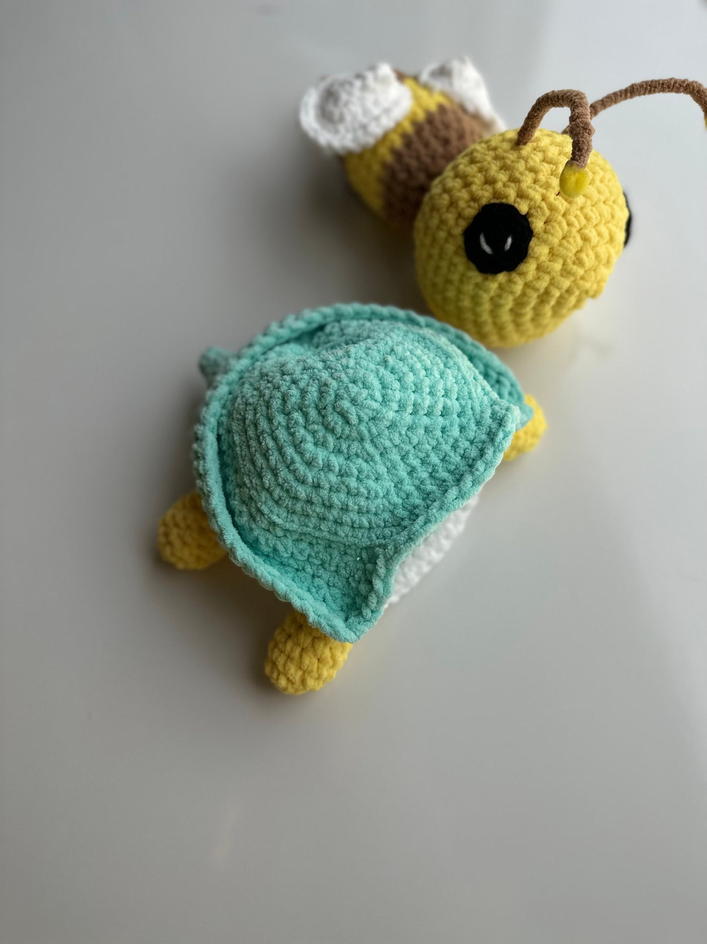 2-in-1 Turtle & Bee Toy