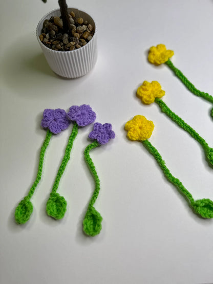 CROCHET FLORAL BOOKMARK