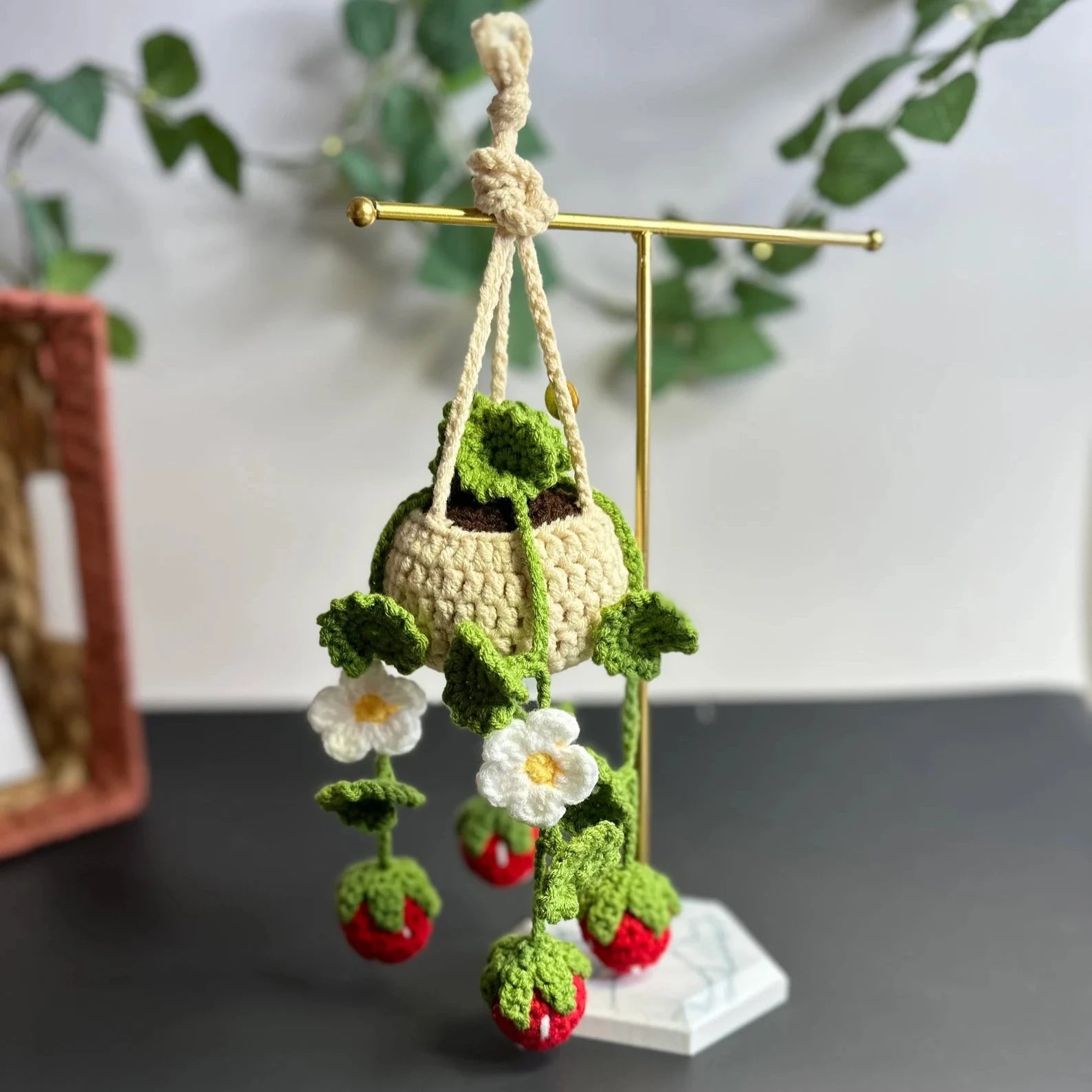 mini hanging plant crochet pattern free Hanging Strawberry Plant Crochet Pattern – Amigurumi PDF Tutorial – Mary Room