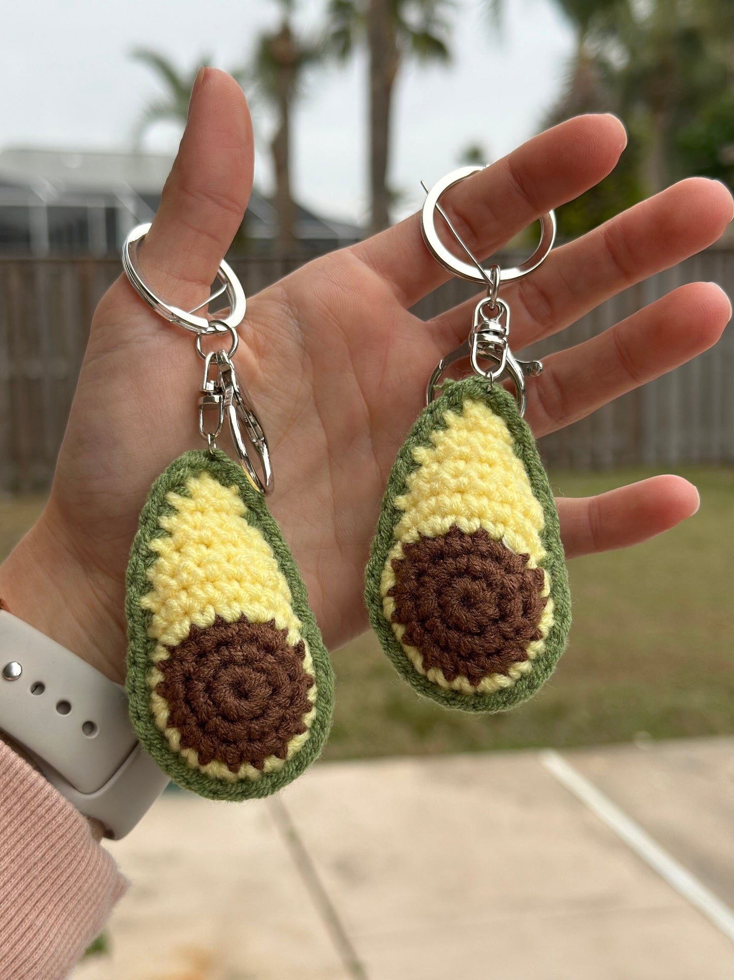 CROCHET AVOCADO KEYCHAIN