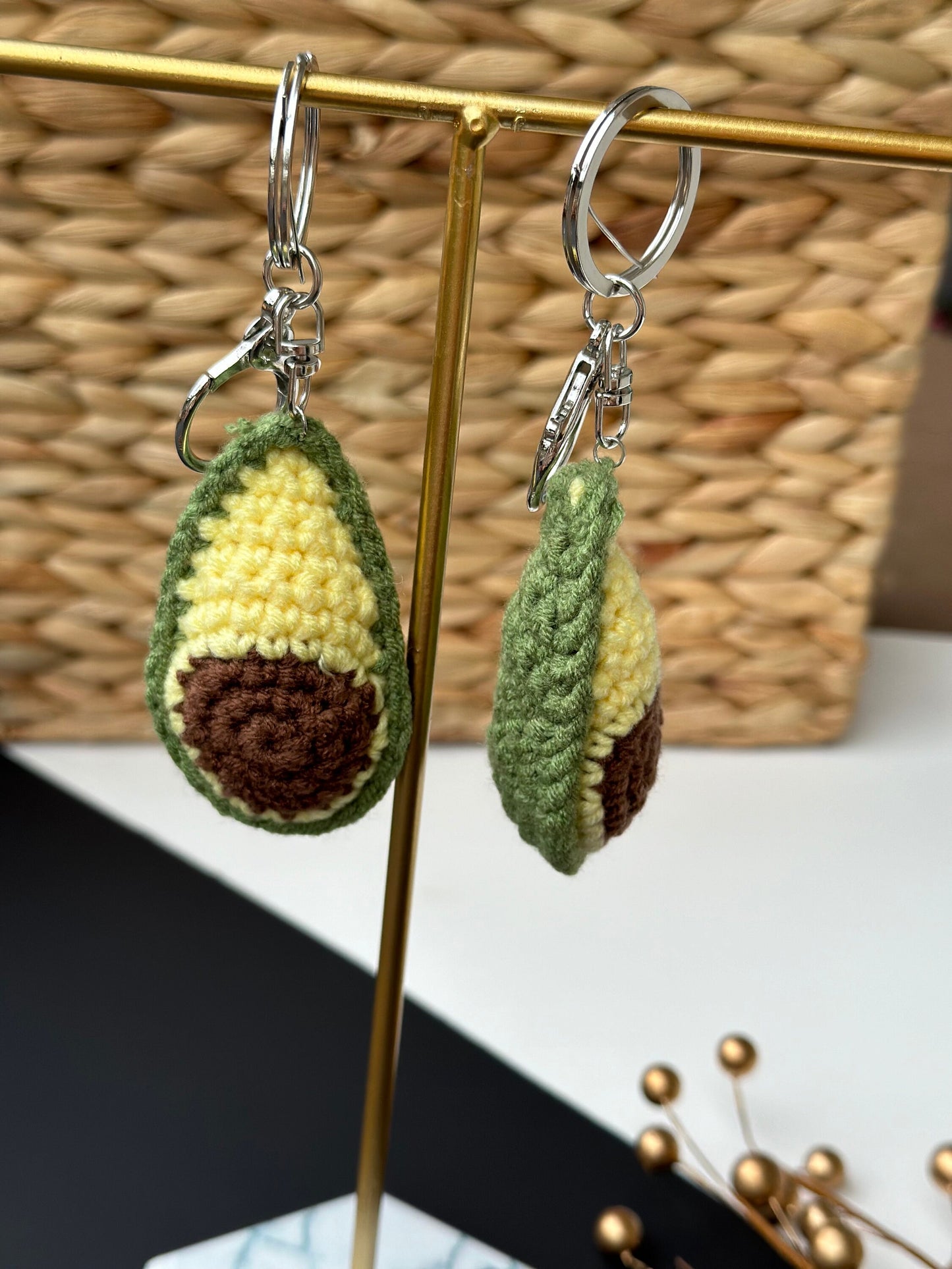CROCHET AVOCADO KEYCHAIN