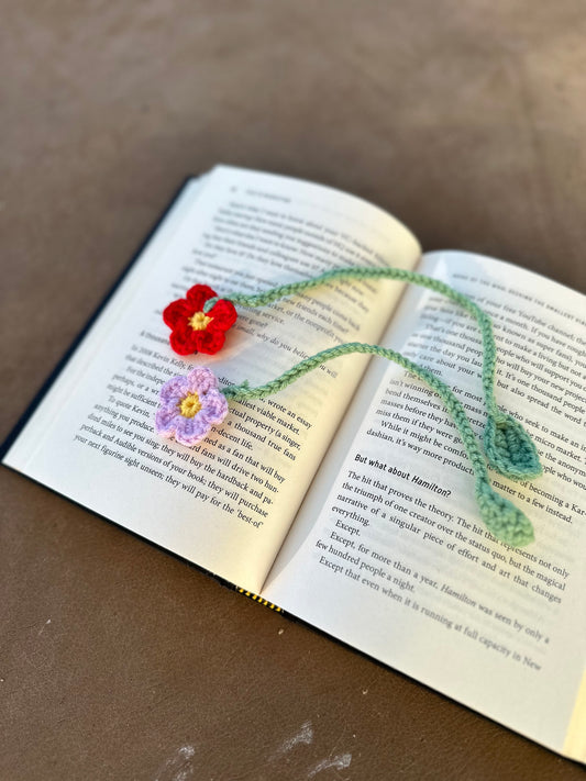 CROCHET FLORAL BOOKMARK