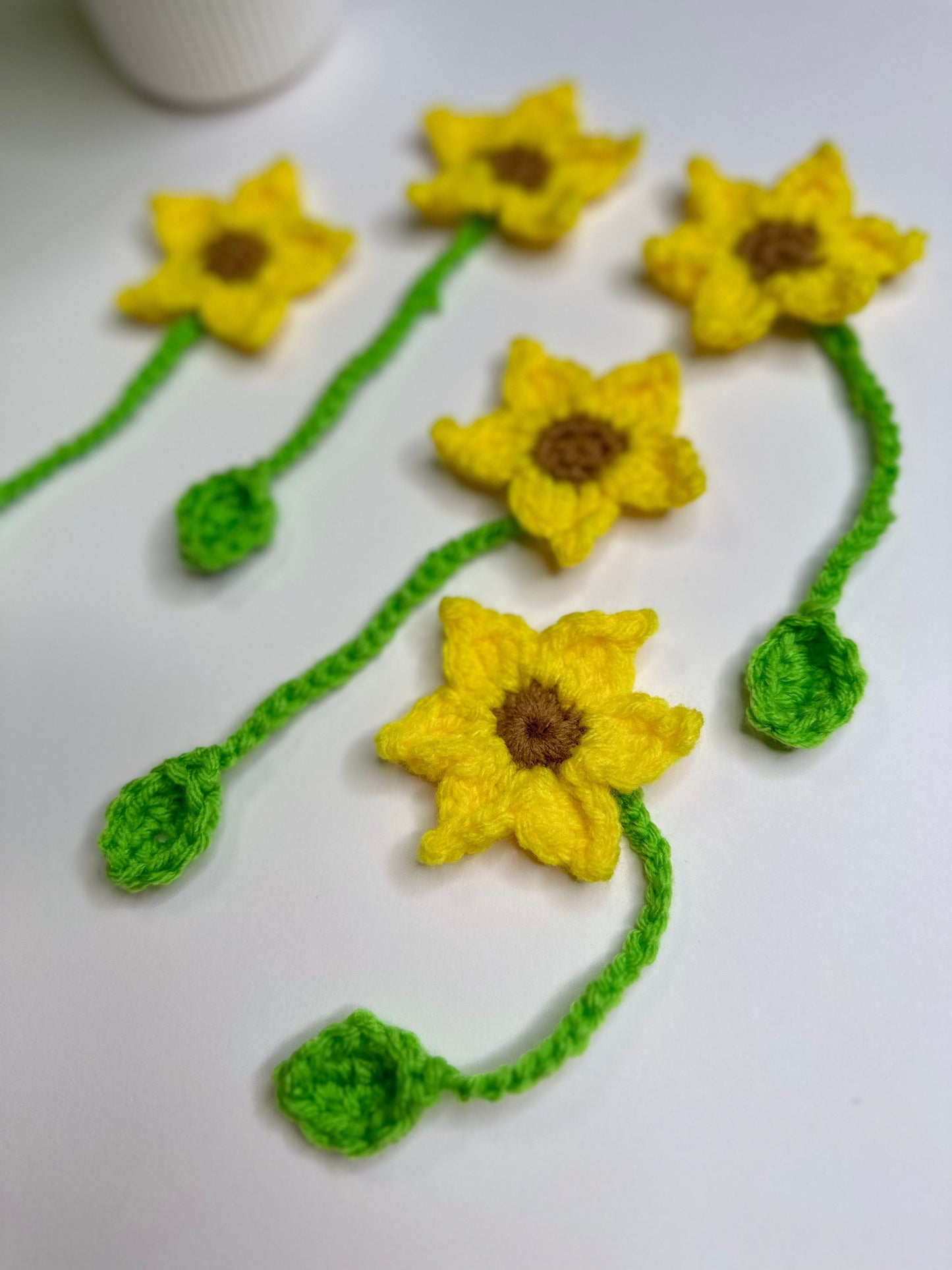 CROCHET FLORAL BOOKMARK